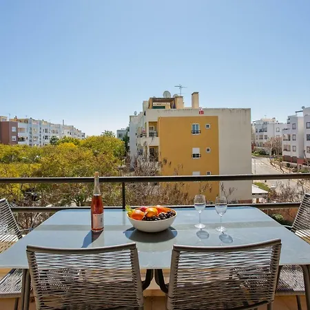 Penthouse Apt With Seaviews And Jacuzzi Apartament