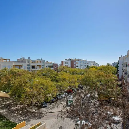 Penthouse Apt With Seaviews And Jacuzzi Διαμέρισμα *