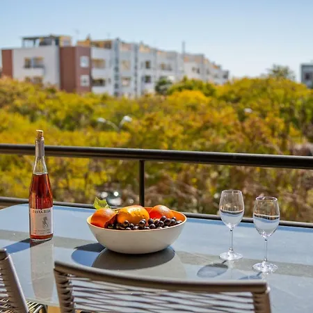 Penthouse Apt With Seaviews And Jacuzzi Ταβίρα