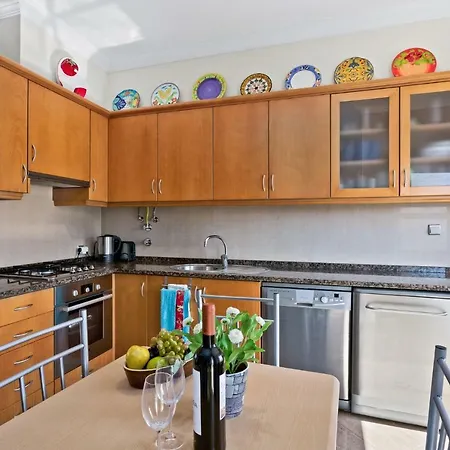 Penthouse Apt With Seaviews And Jacuzzi Διαμέρισμα